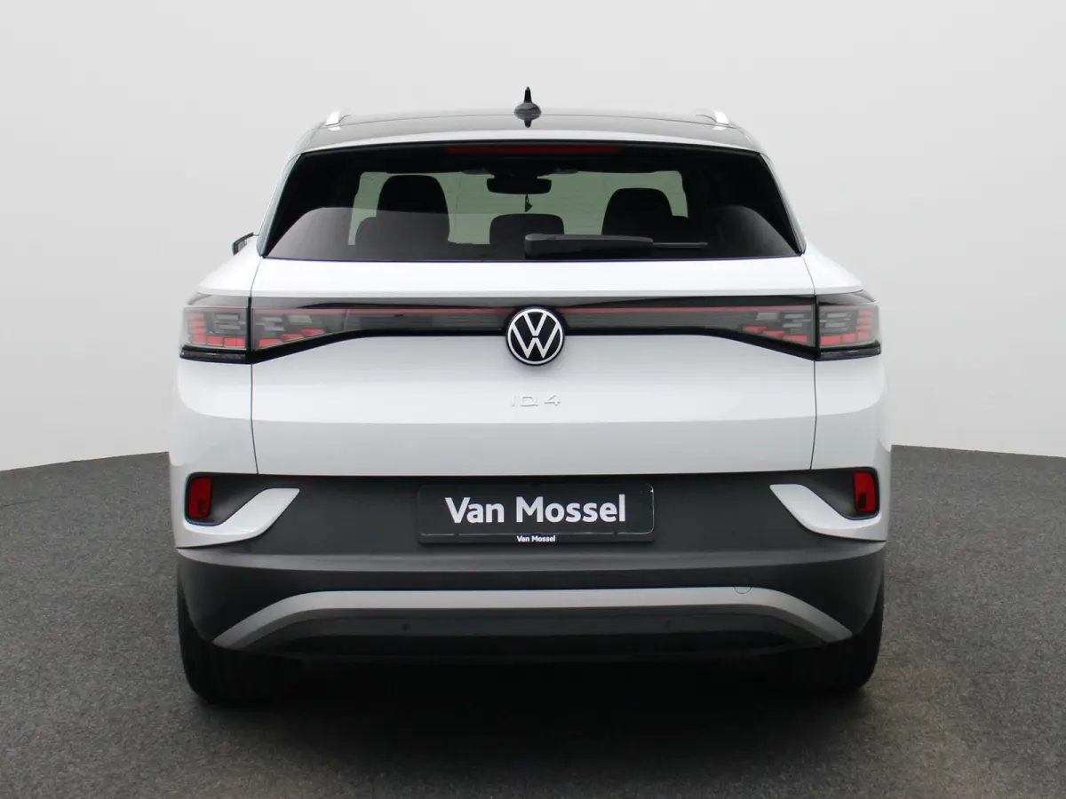 Pro 77 kWh | 204 PK | SoH 97,8% | Dealeronderhouden | Warmtepomp | Navigatie | Stoelverwarming | Stuurwielverwarming | Parkeersensoren Voor & Achter | LED Matrix