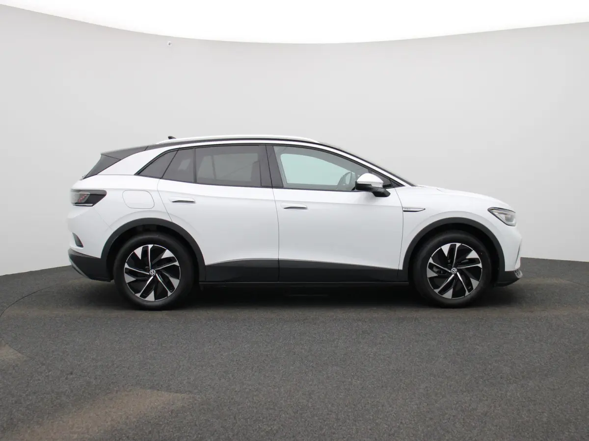 Pro 77 kWh | 204 PK | SoH 97,8% | Dealeronderhouden | Warmtepomp | Navigatie | Stoelverwarming | Stuurwielverwarming | Parkeersensoren Voor & Achter | LED Matrix
