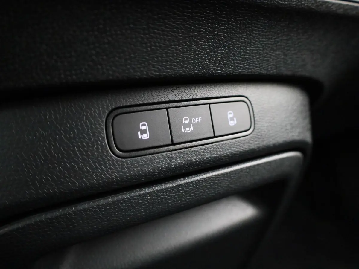 Pro 86 kWh LWB 6p. 286 PK| Navigatie Pro | Achterklep Elektrisch | Achteruitrijcamera | 6-Zits | 20 Inch Velgen | Stoelverwarming | Stuurwielverwarming