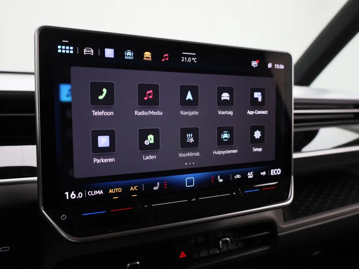 Pro 86 kWh LWB 6p. 286 PK| Navigatie Pro | Achterklep Elektrisch | Achteruitrijcamera | 6-Zits | 20 Inch Velgen | Stoelverwarming | Stuurwielverwarming