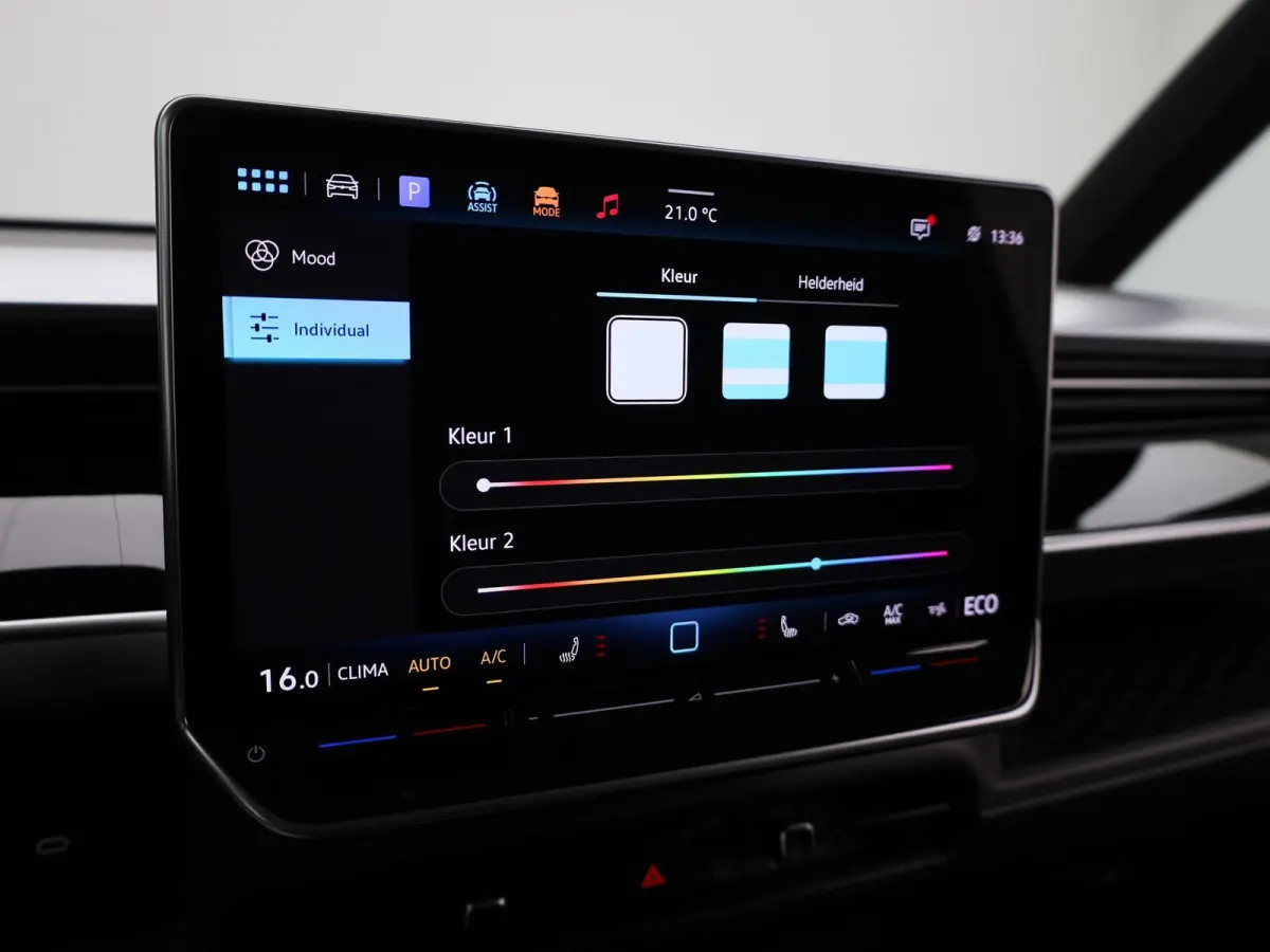 Pro 86 kWh LWB 6p. 286 PK| Navigatie Pro | Achterklep Elektrisch | Achteruitrijcamera | 6-Zits | 20 Inch Velgen | Stoelverwarming | Stuurwielverwarming
