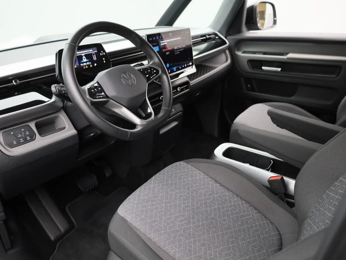 Pro 86 kWh LWB 6p. 286 PK| Navigatie Pro | Achterklep Elektrisch | Achteruitrijcamera | 6-Zits | 20 Inch Velgen | Stoelverwarming | Stuurwielverwarming