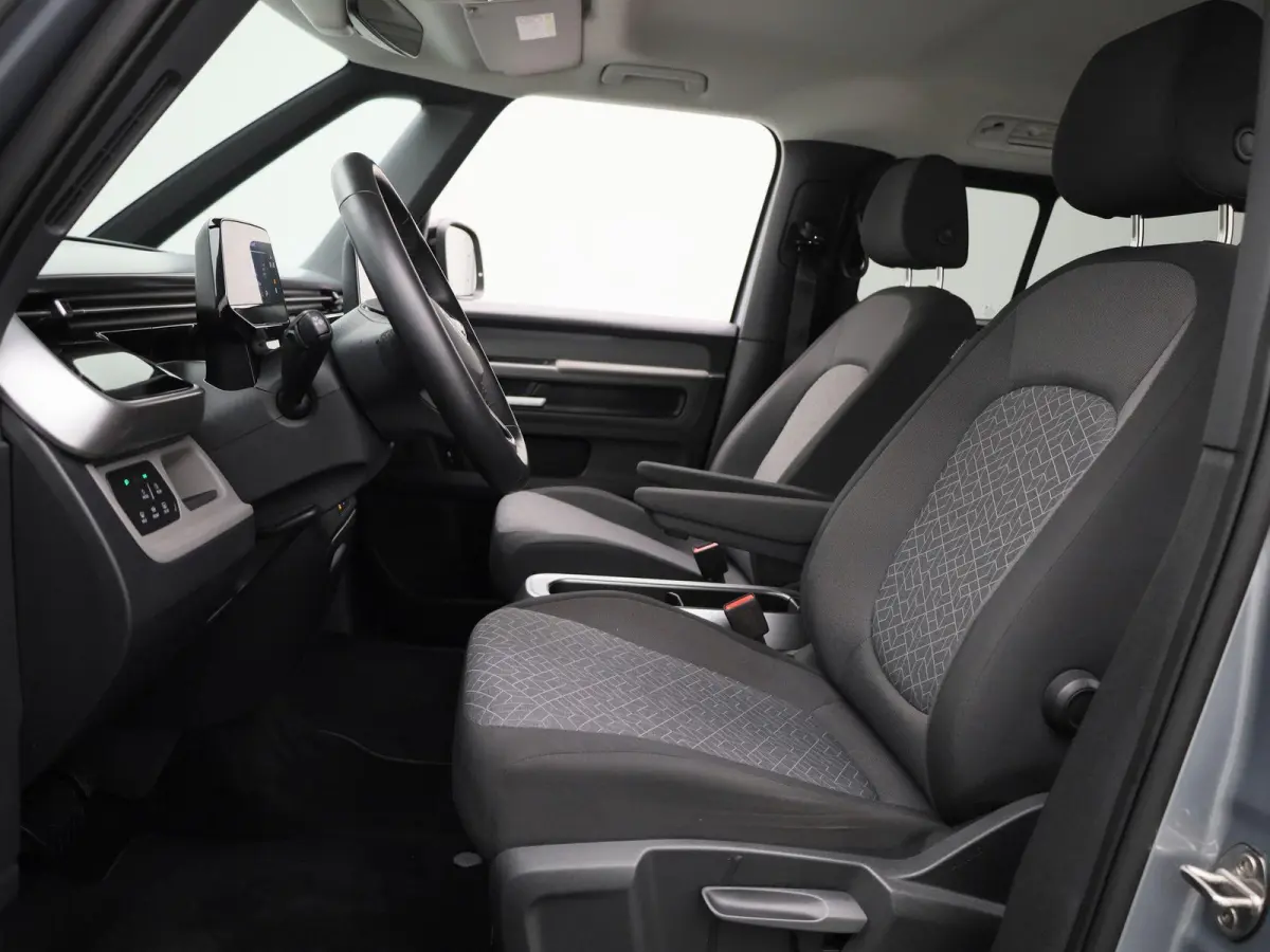 Pro 86 kWh LWB 6p. 286 PK| Navigatie Pro | Achterklep Elektrisch | Achteruitrijcamera | 6-Zits | 20 Inch Velgen | Stoelverwarming | Stuurwielverwarming