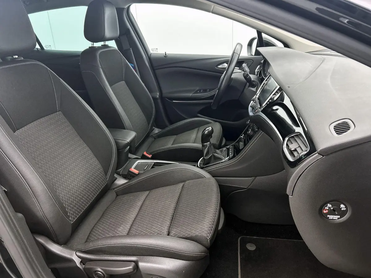 1.4 Innovation | Apple Carplay/Android Auto | Camera | Climate Control