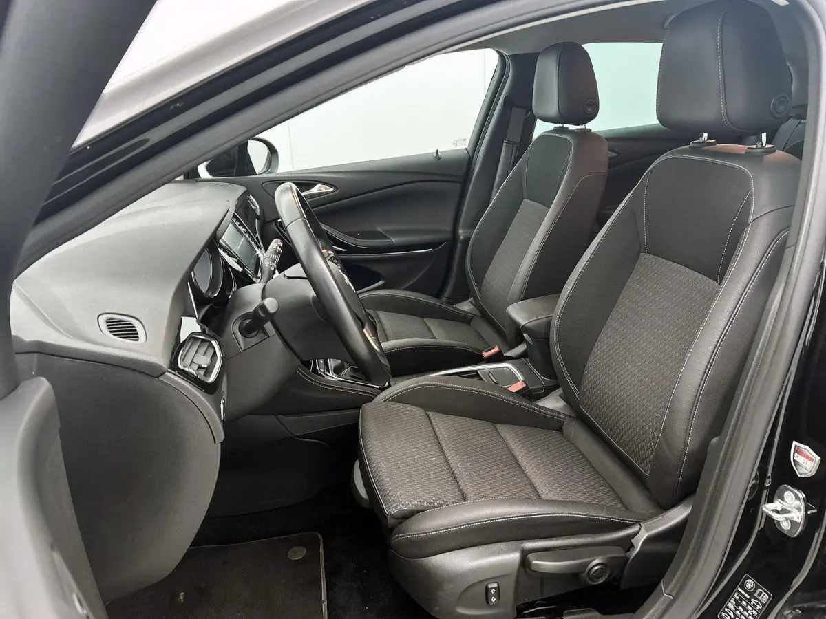 1.4 Innovation | Apple Carplay/Android Auto | Camera | Climate Control