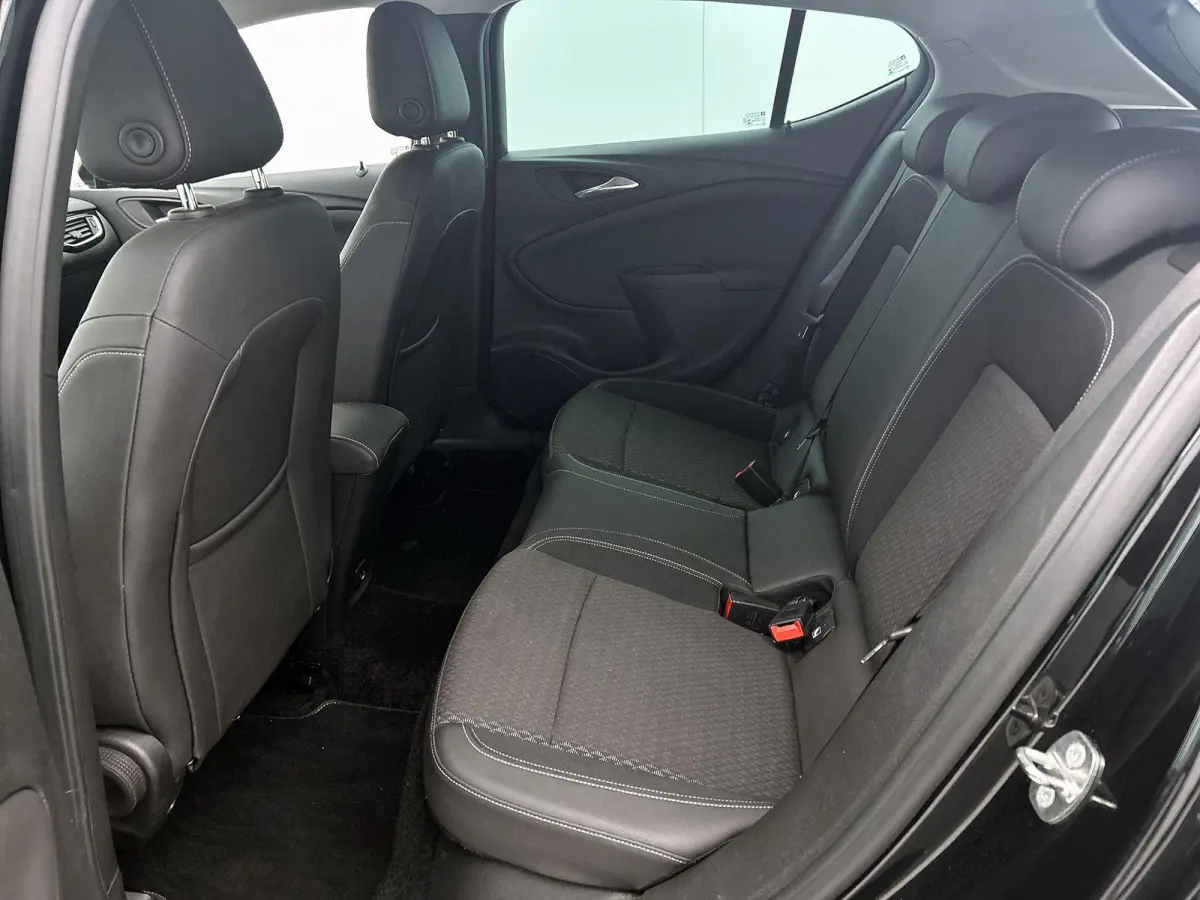 1.4 Innovation | Apple Carplay/Android Auto | Camera | Climate Control