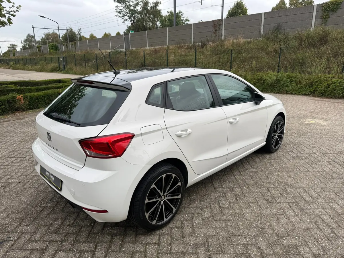 1.0 TSI CARPLAY I PDC I FR VELGEN I STOELVERW I NWE APK