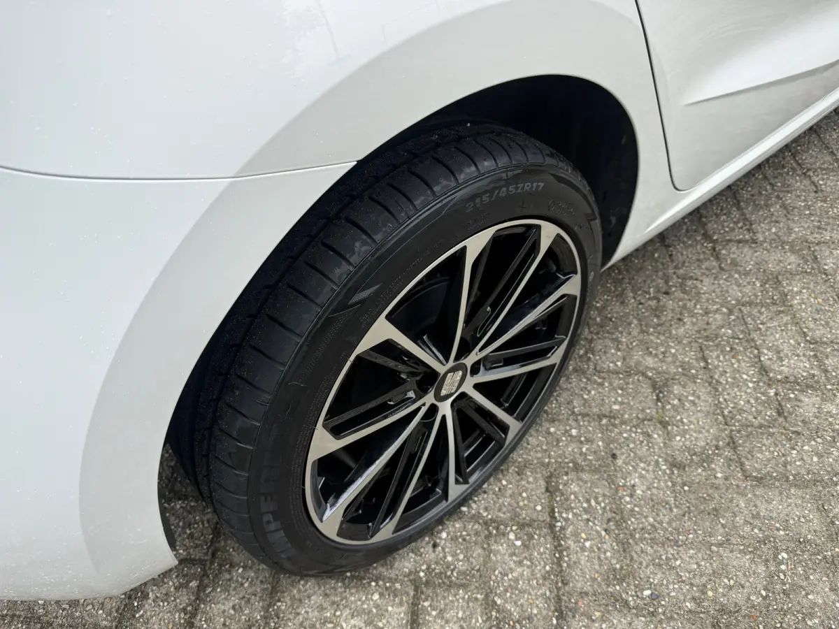 1.0 TSI CARPLAY I PDC I FR VELGEN I STOELVERW I NWE APK