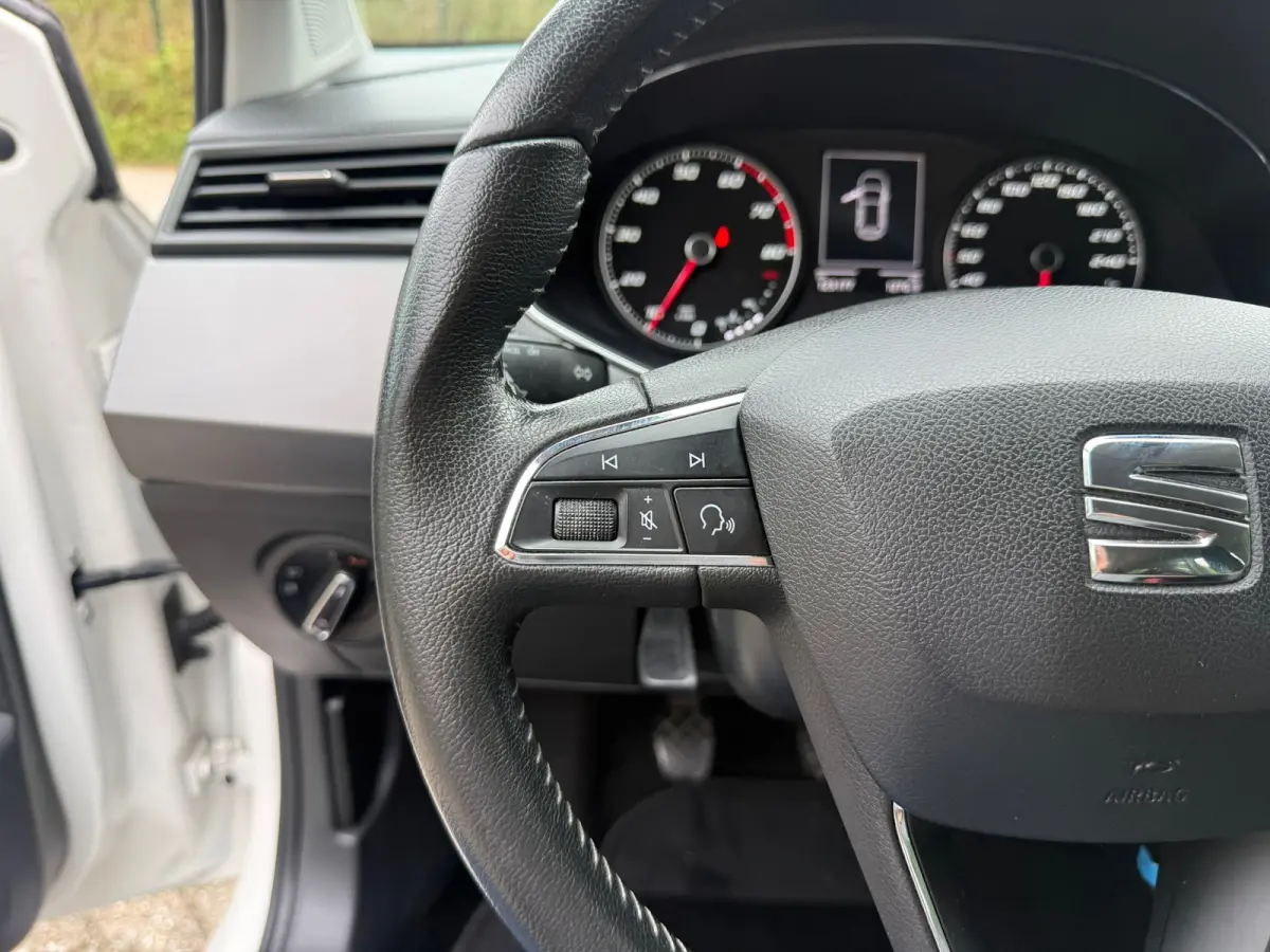 1.0 TSI CARPLAY I PDC I FR VELGEN I STOELVERW I NWE APK