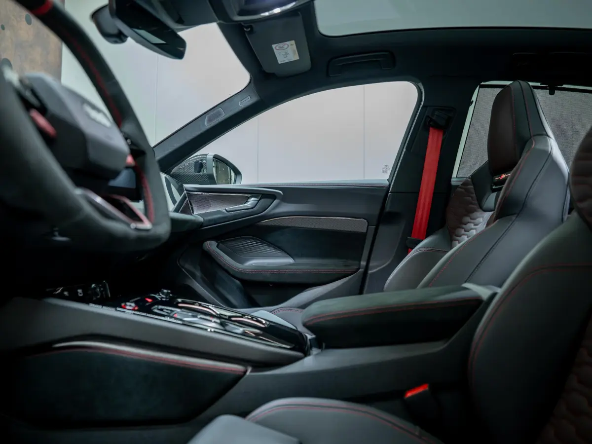 RS5 Avant E-hybrid Quattro | Keramisch | Carbon | Massage | Pano | Trekhaak | B&O | ACC |
