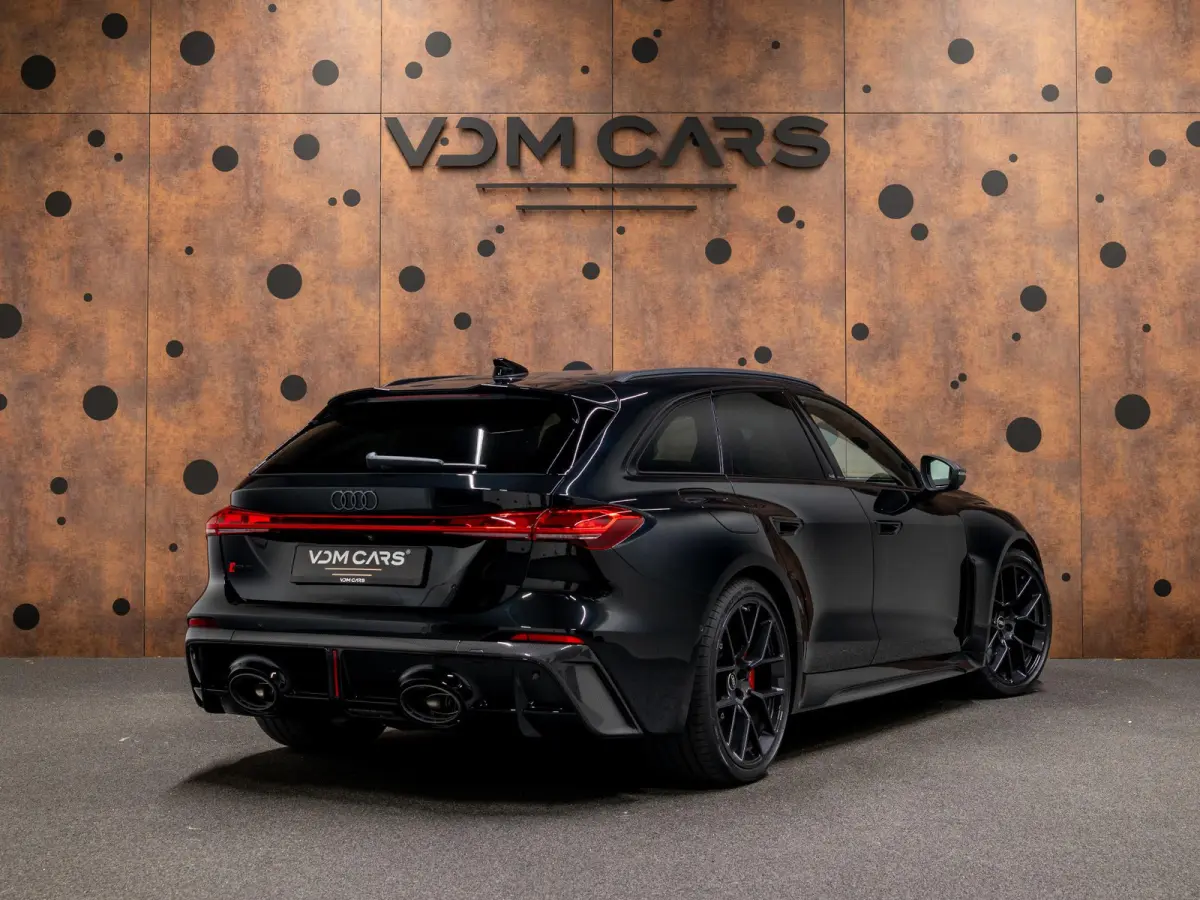 RS5 Avant E-hybrid Quattro | Keramisch | Carbon | Massage | Pano | Trekhaak | B&O | ACC |