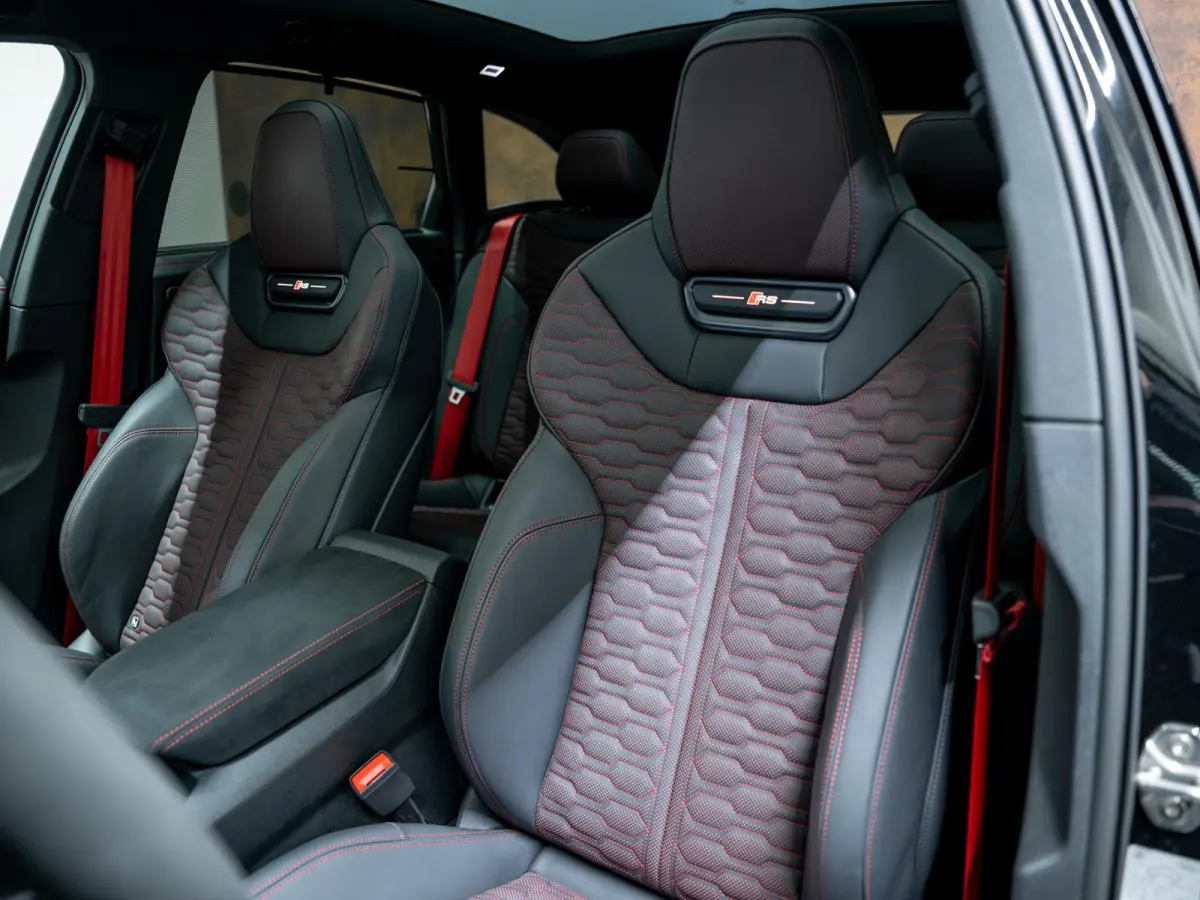 RS5 Avant E-hybrid Quattro | Keramisch | Carbon | Massage | Pano | Trekhaak | B&O | ACC |