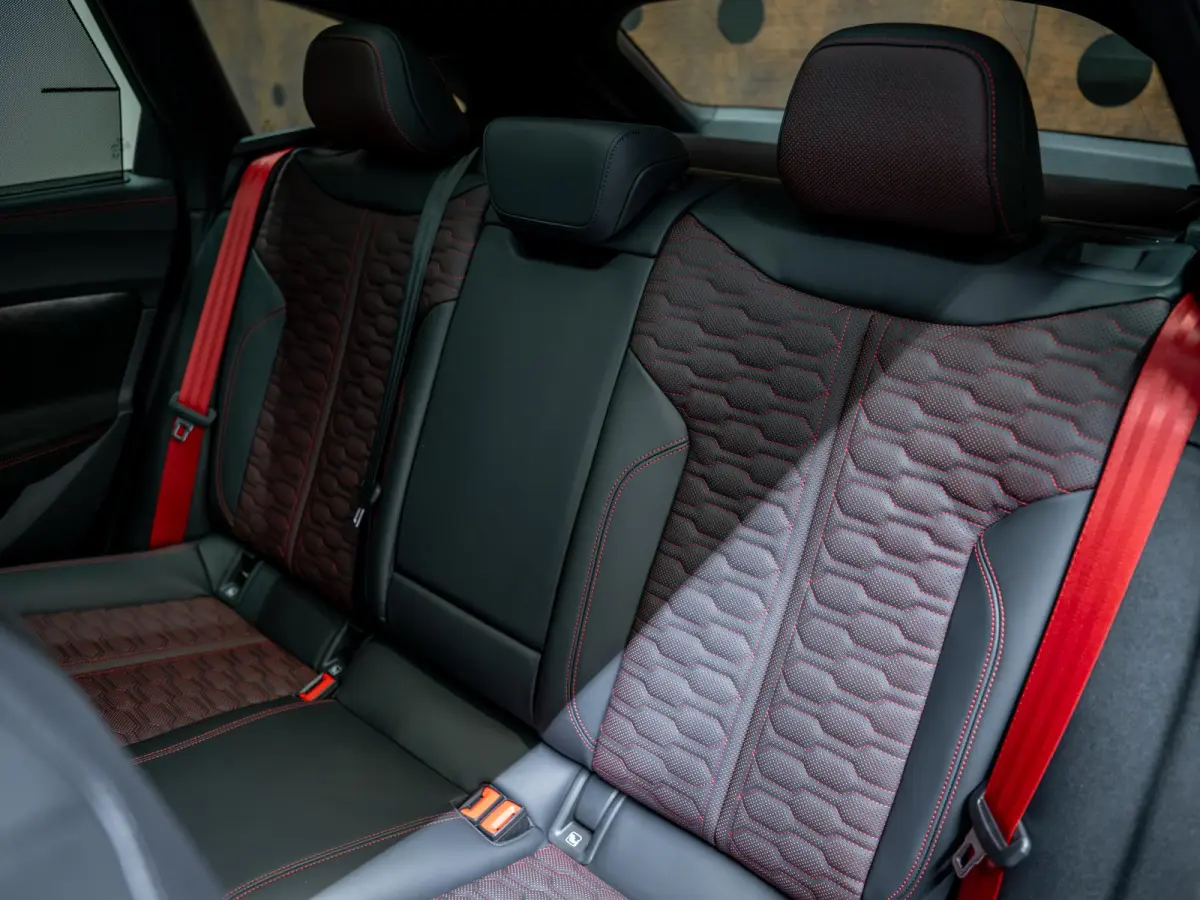 RS5 Avant E-hybrid Quattro | Keramisch | Carbon | Massage | Pano | Trekhaak | B&O | ACC |