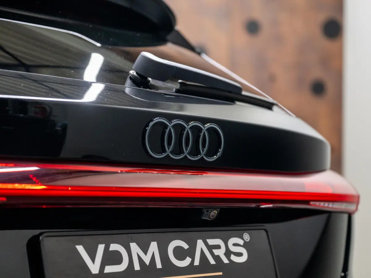 RS5 Avant E-hybrid Quattro | Keramisch | Carbon | Massage | Pano | Trekhaak | B&O | ACC |