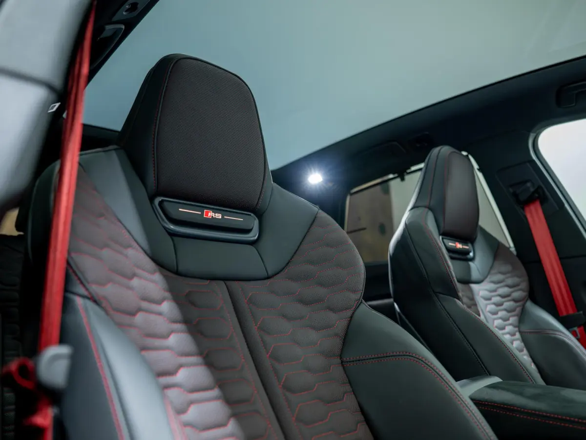 RS5 Avant E-hybrid Quattro | Keramisch | Carbon | Massage | Pano | Trekhaak | B&O | ACC |
