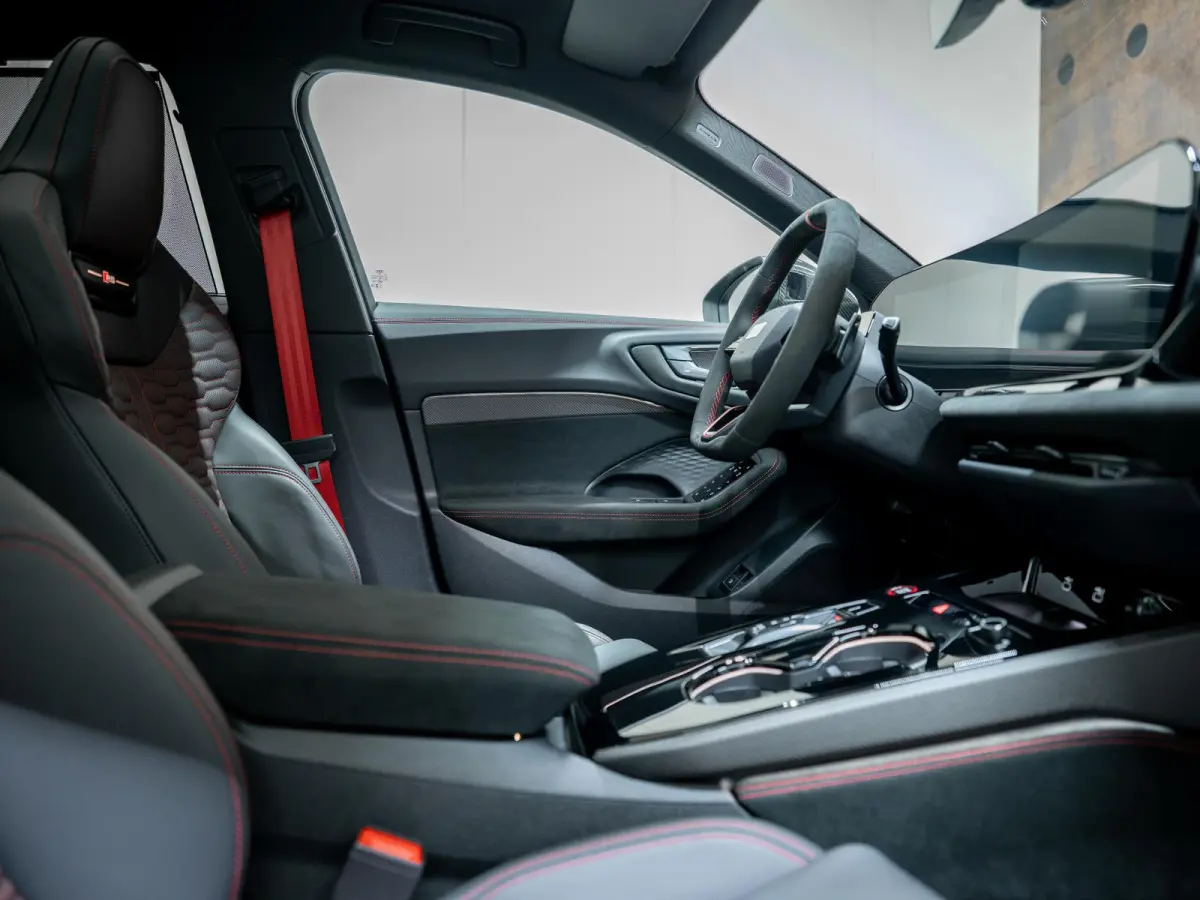 RS5 Avant E-hybrid Quattro | Keramisch | Carbon | Massage | Pano | Trekhaak | B&O | ACC |