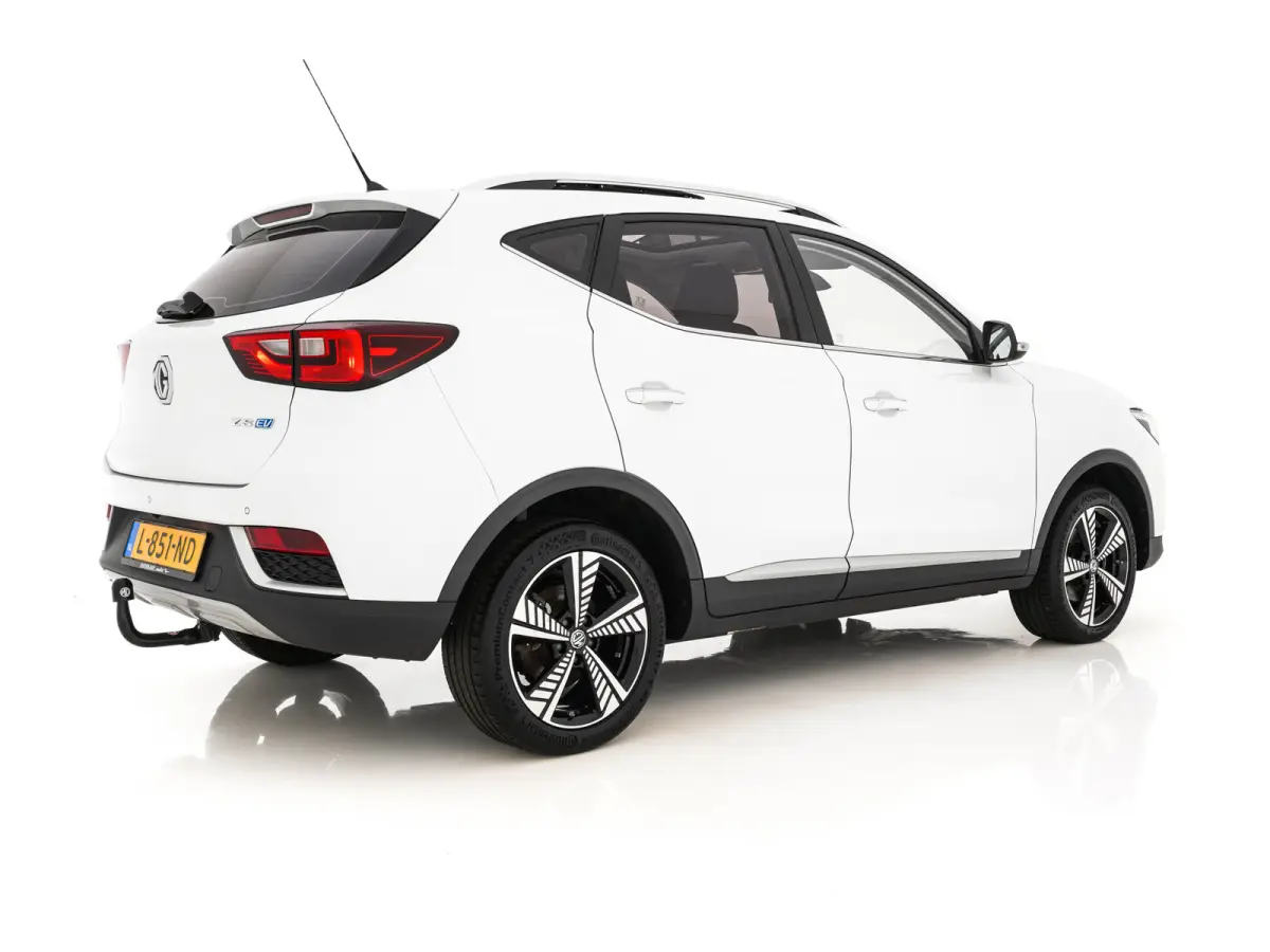 Luxury 45 kWh {SoH-87%} (INCL-BTW) Aut. *PANO | LEATHER | CCS-FASTLOADER | KEYLESS | NAVI-FULLMAP | ADAPTIVE-CRUISE | CAMERA | HEATED-SPORTSEATS | CARPLAY | BLINDSPOT | DAB | LANE-ASSIST | 1