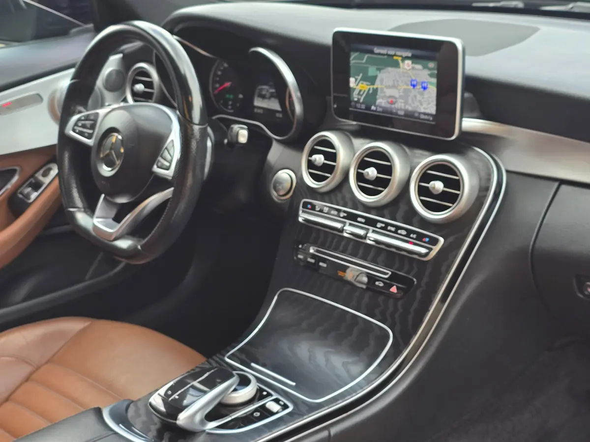 200 AMG 63 Look / Aut / Cognac Leder / Navi / Burmester / Open Pano / Ecc / Elek Pakket / 19 Inch