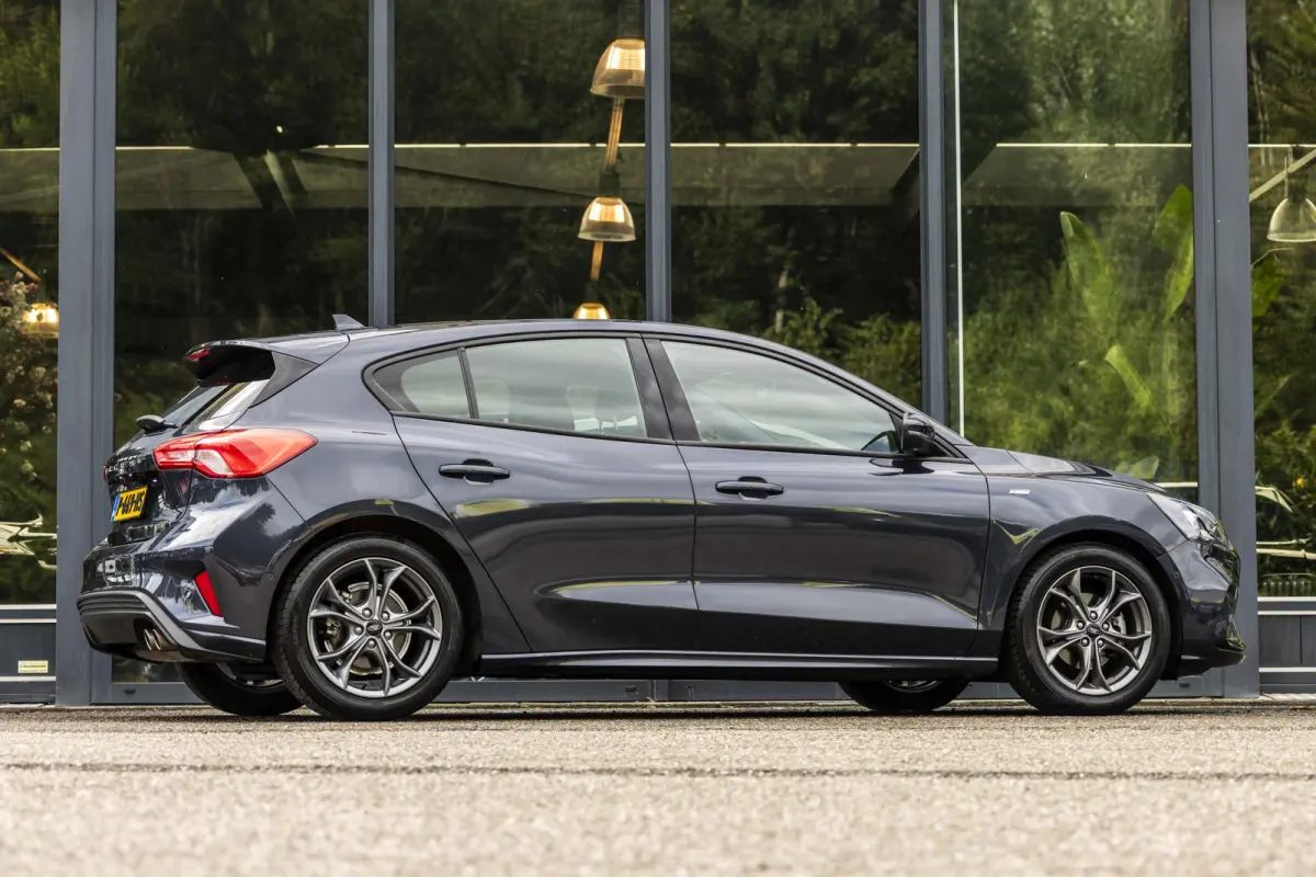 1.0 EcoBoost ST Line Business