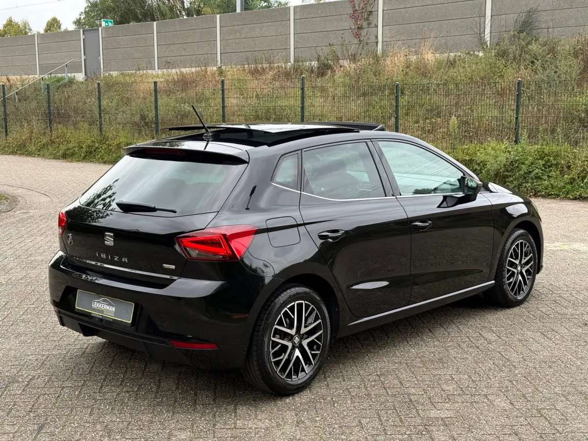 1.0 TSI DSG I PANO I LED I CAMERA I CARPLAY I ALCANTARA I UNIEK