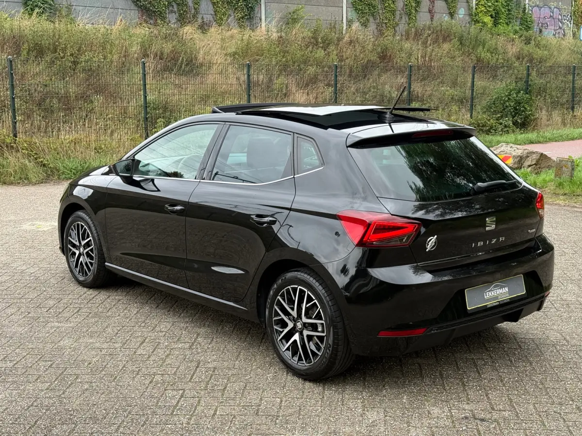 1.0 TSI DSG I PANO I LED I CAMERA I CARPLAY I ALCANTARA I UNIEK