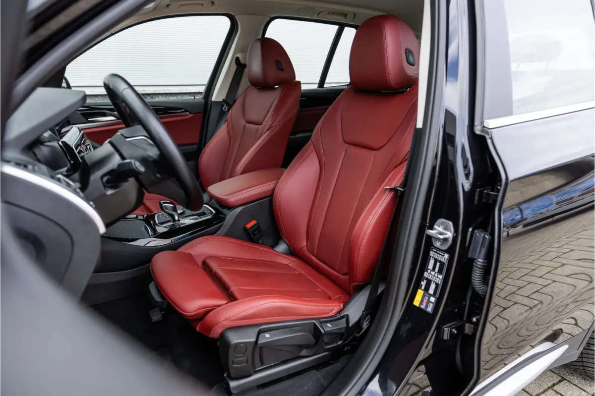 xDrive30e SOH 99% / LED / Camera / All-Season / Carplay /