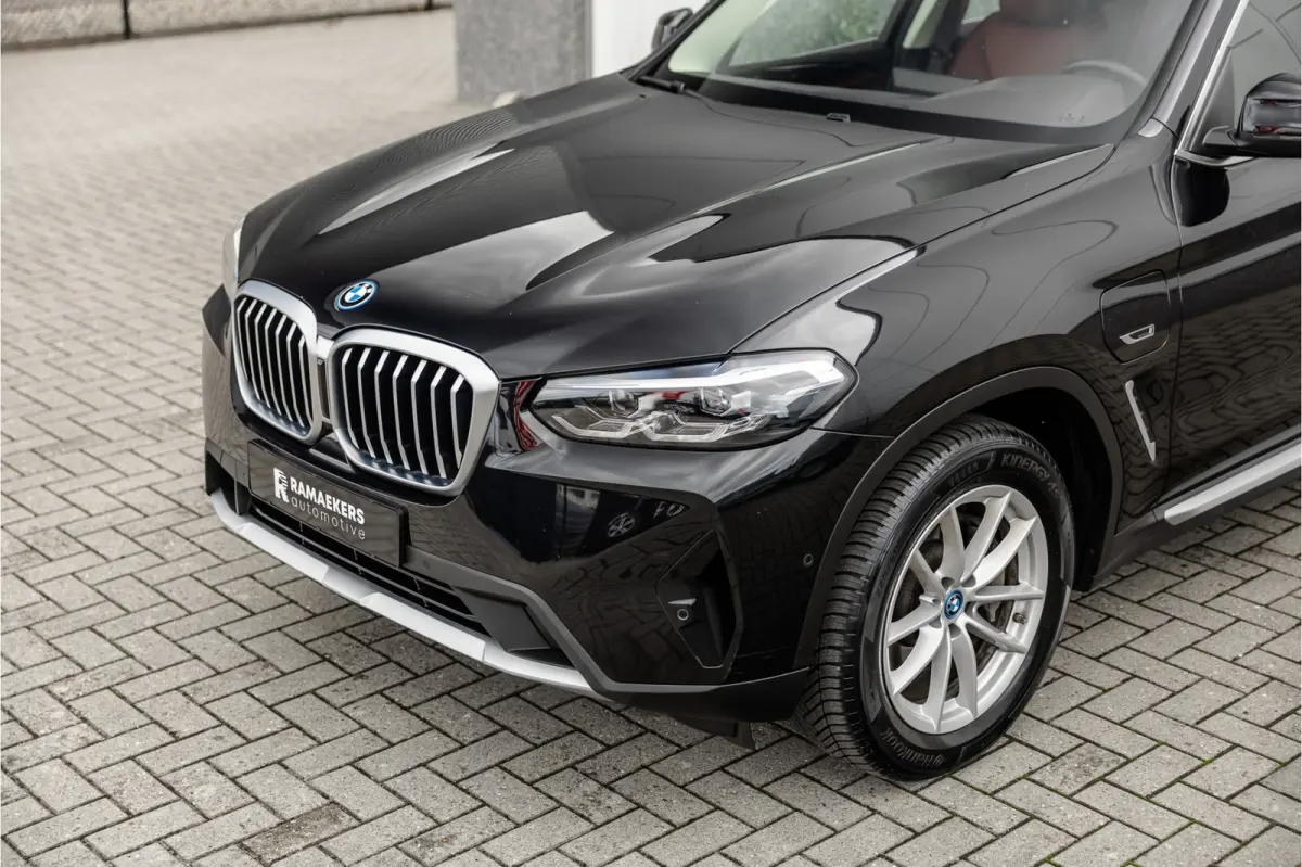 xDrive30e SOH 99% / LED / Camera / All-Season / Carplay /