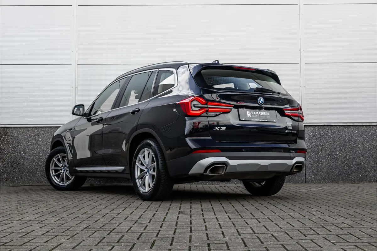 xDrive30e SOH 99% / LED / Camera / All-Season / Carplay /