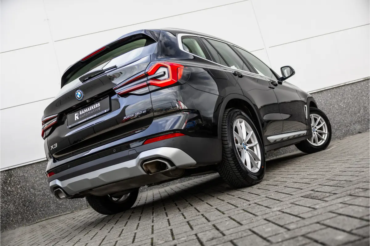 xDrive30e SOH 99% / LED / Camera / All-Season / Carplay /