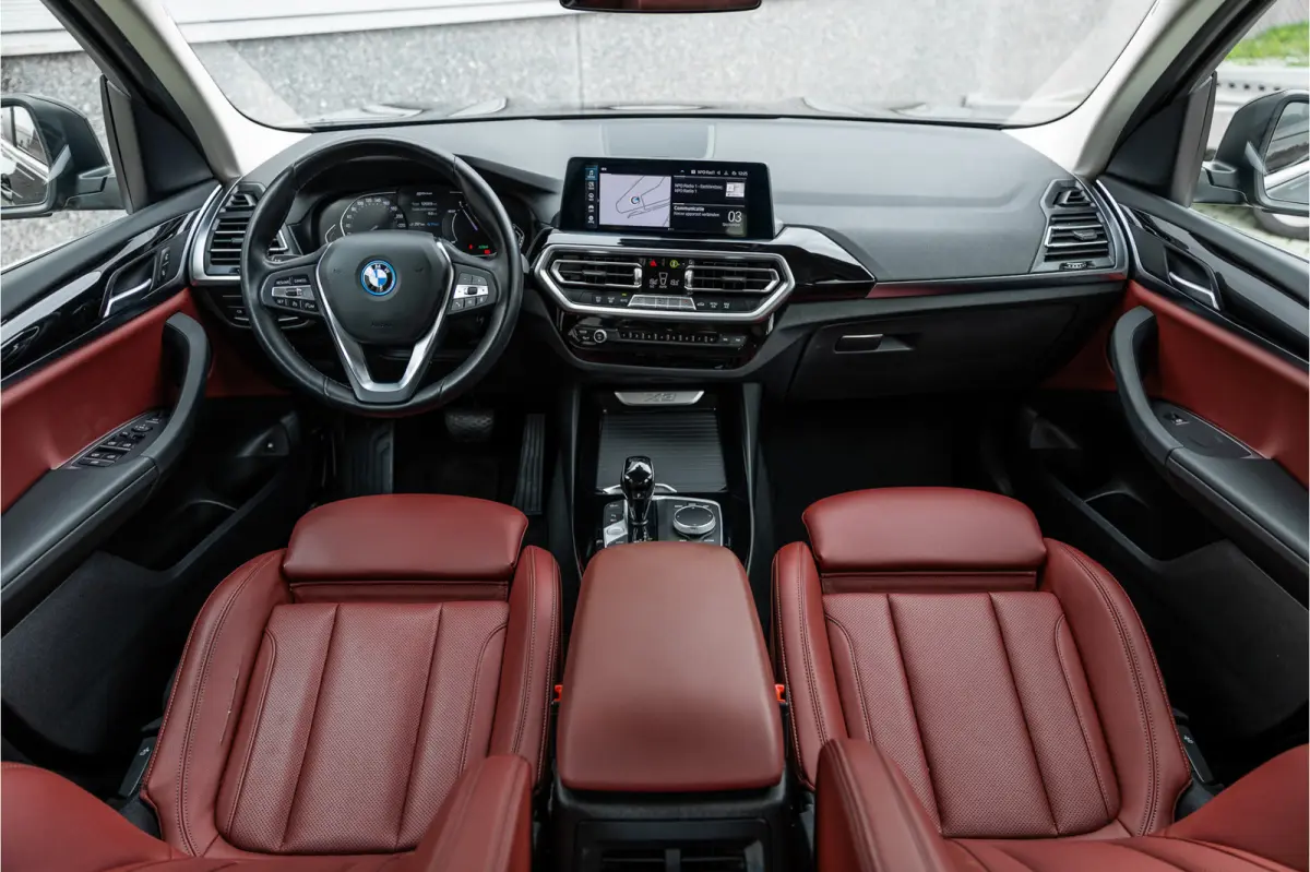 xDrive30e SOH 99% / LED / Camera / All-Season / Carplay /