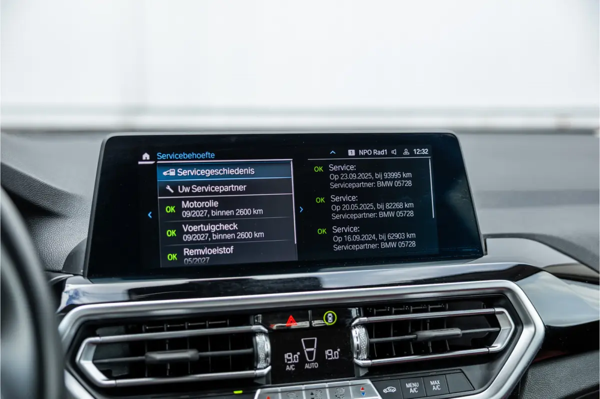 xDrive30e SOH 99% / LED / Camera / All-Season / Carplay /