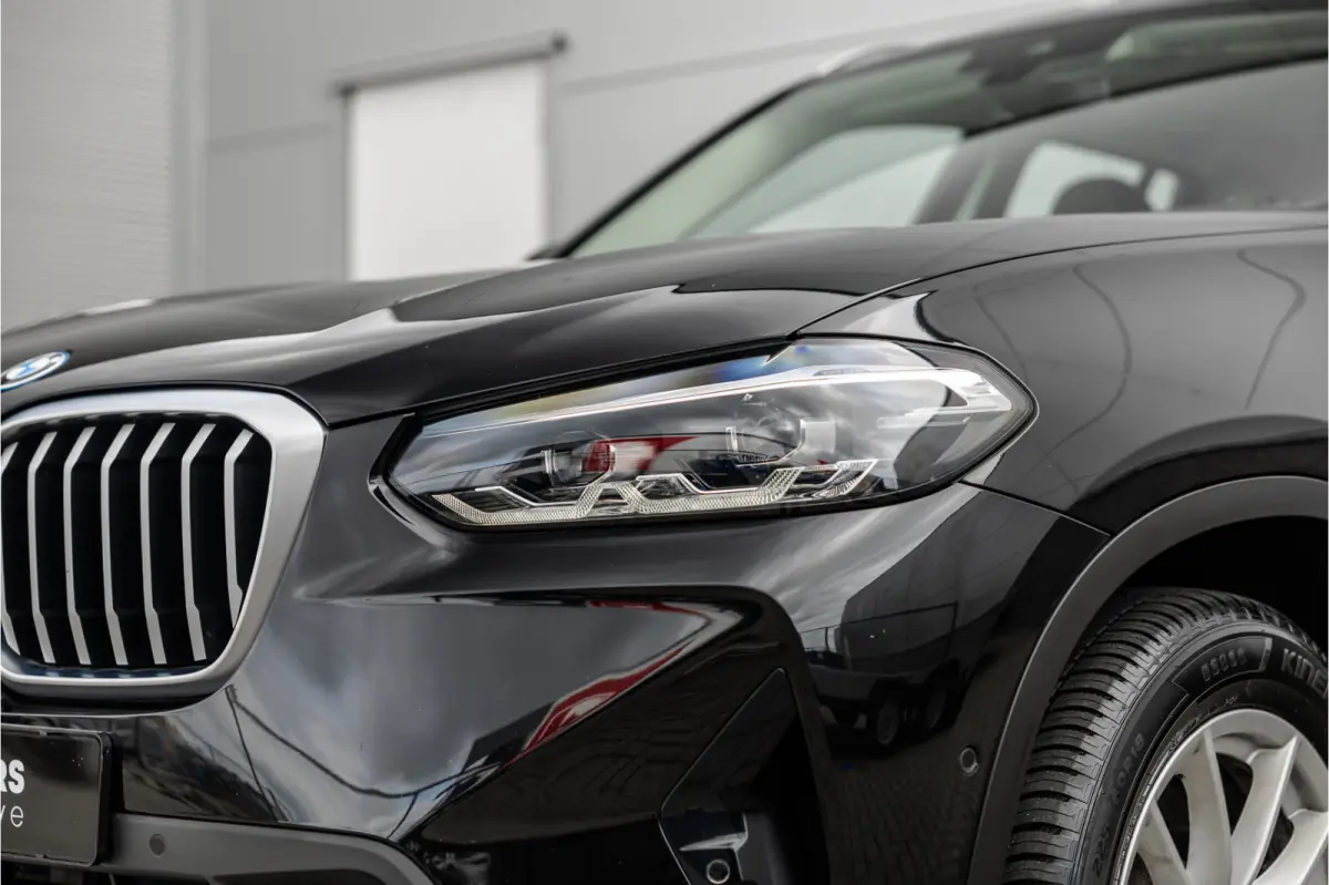 xDrive30e SOH 99% / LED / Camera / All-Season / Carplay /