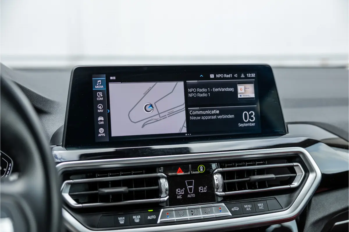 xDrive30e SOH 99% / LED / Camera / All-Season / Carplay /