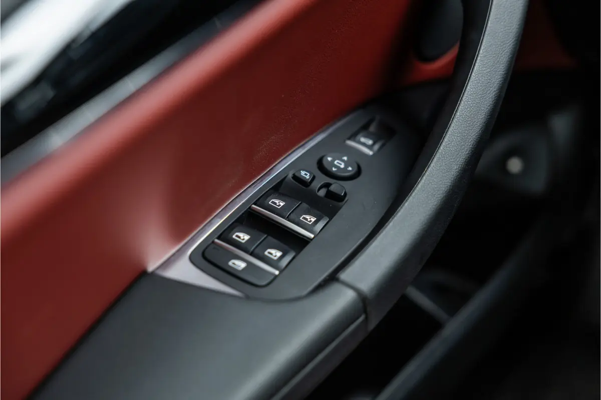 xDrive30e SOH 99% / LED / Camera / All-Season / Carplay /