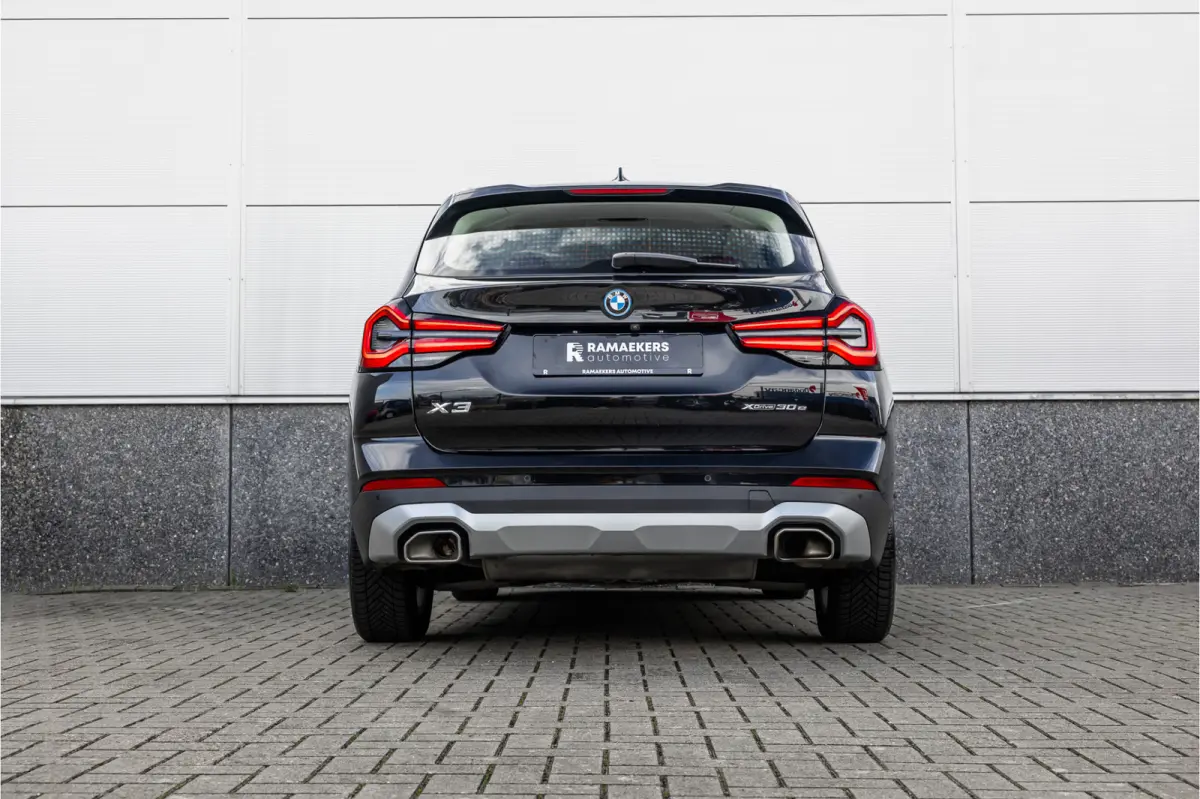 xDrive30e SOH 99% / LED / Camera / All-Season / Carplay /