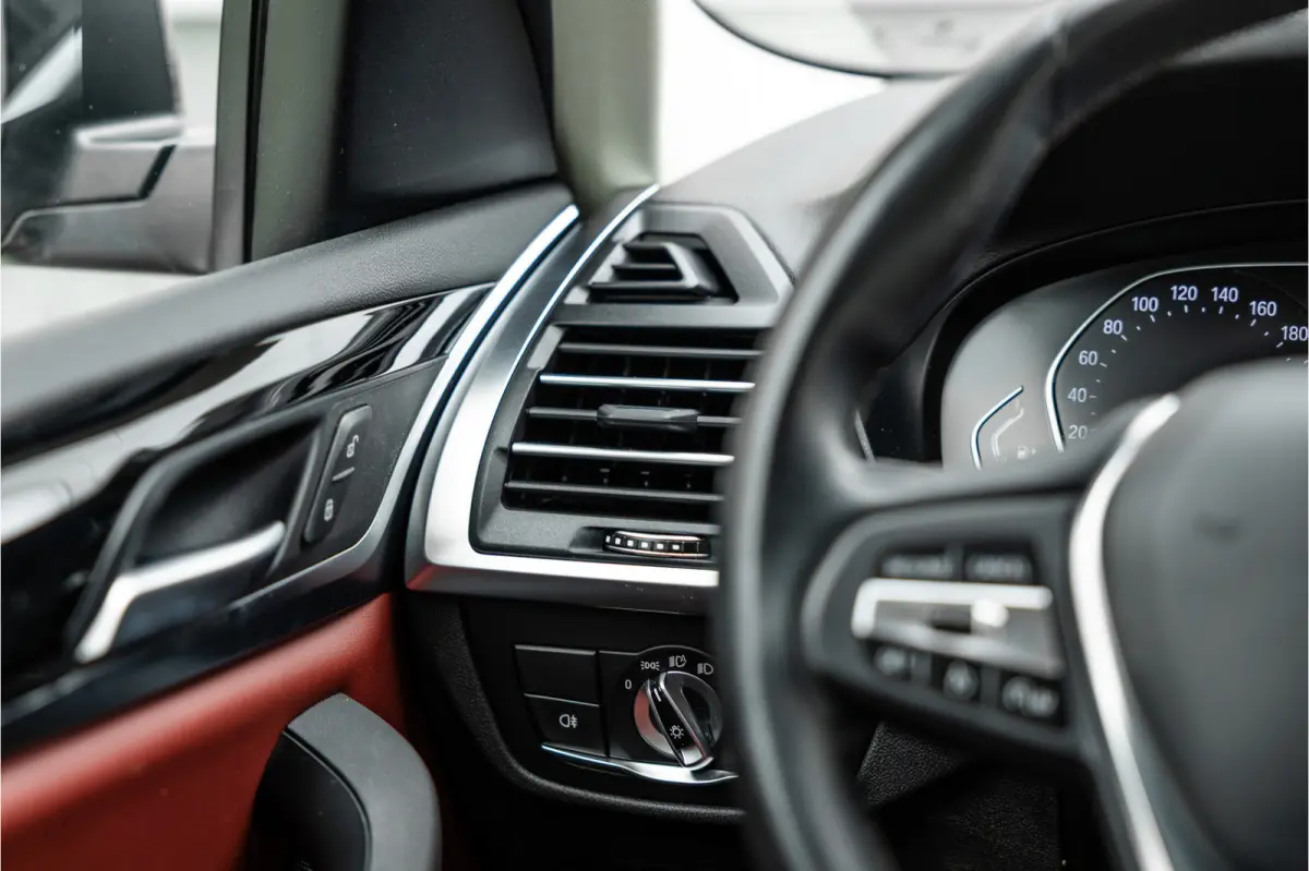 xDrive30e SOH 99% / LED / Camera / All-Season / Carplay /