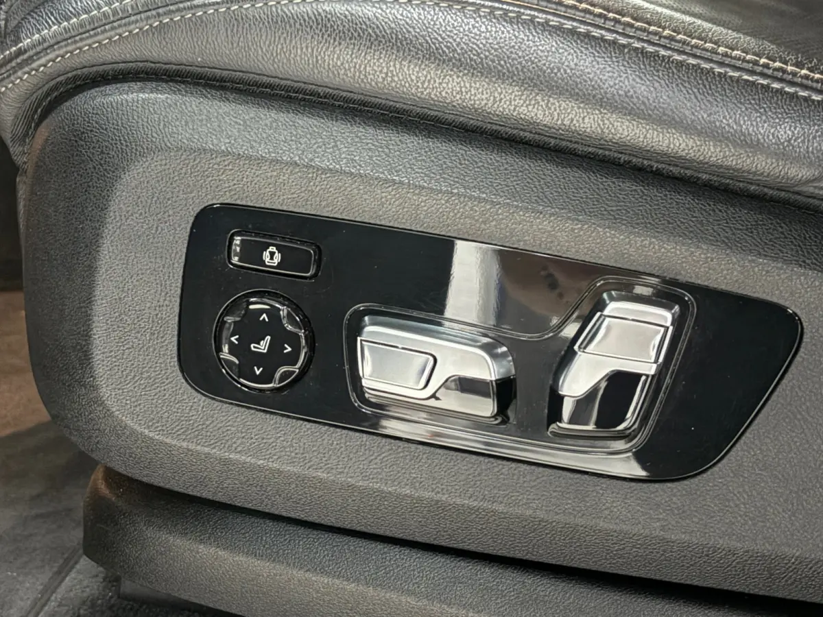 XDrive45e M-Pakket, Pano, Laserlight, HUD, 360Cam