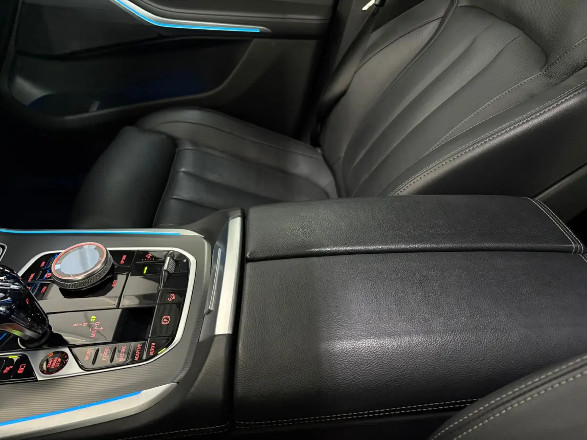 XDrive45e M-Pakket, Pano, Laserlight, HUD, 360Cam