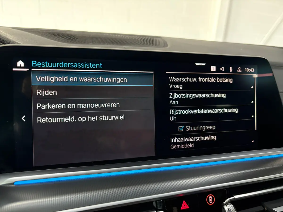 XDrive45e M-Pakket, Pano, Laserlight, HUD, 360Cam