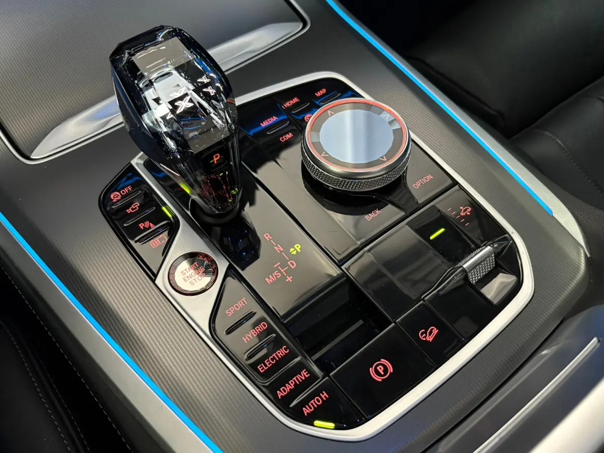 XDrive45e M-Pakket, Pano, Laserlight, HUD, 360Cam
