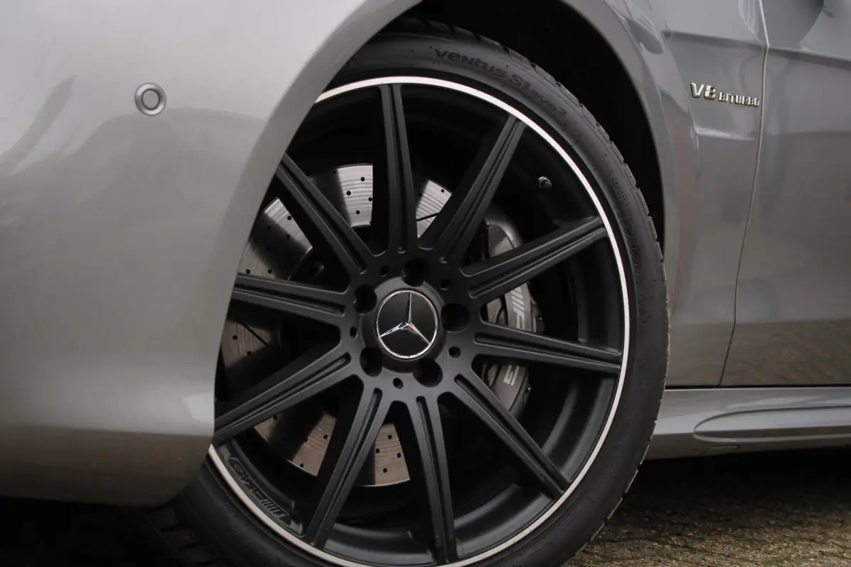 AMG 63 4MATIC / 1ste lak / 5.5 V8 Biturbo / 558 PK / Dealer onderhouden /  Eén van de laatste échte AMG V8's.