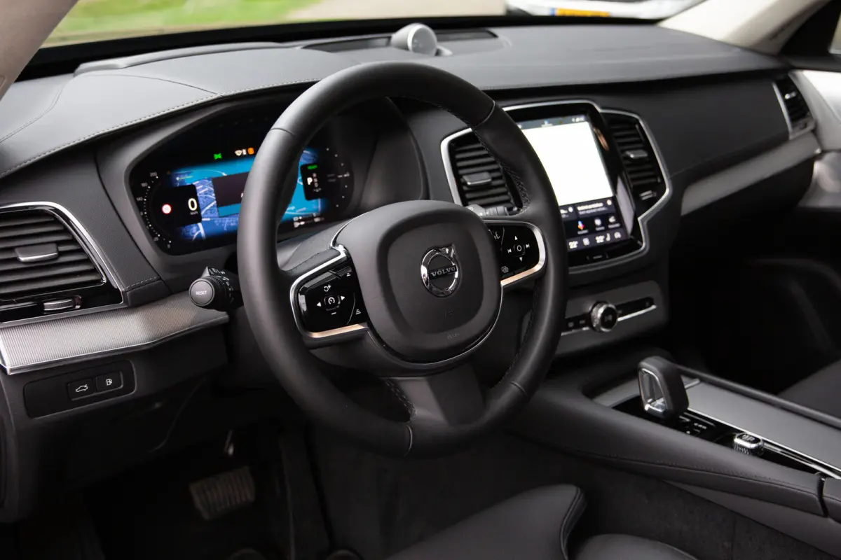 2.0 T8 Recharge AWD Ultimate Bright SOH 95%, Luchtvering, Panoramadak, Bowers&Wilkins, Memory, Adap. cruise,