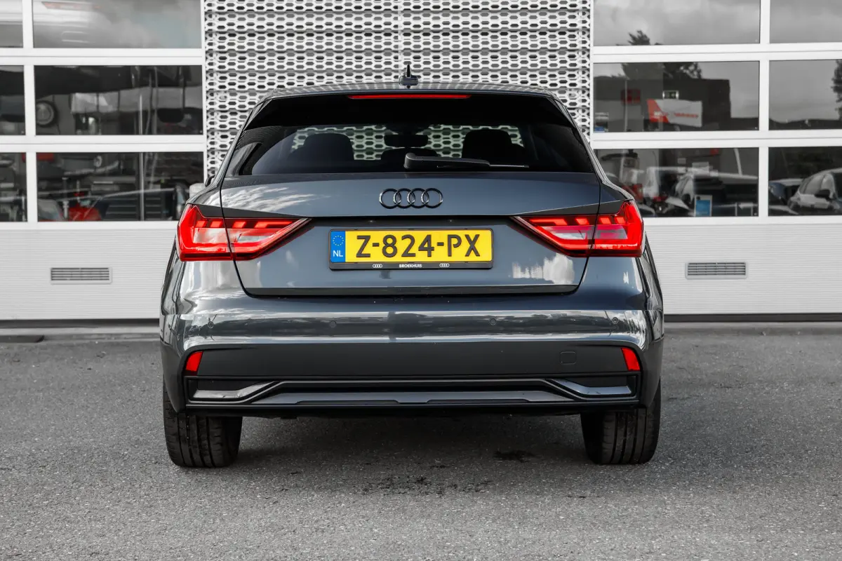 25 TFSI S edition | Stoelverwarming | Apply Carplay |
