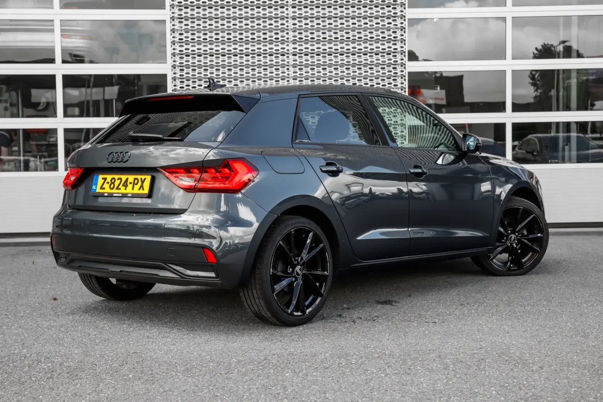25 TFSI S edition | Stoelverwarming | Apply Carplay |