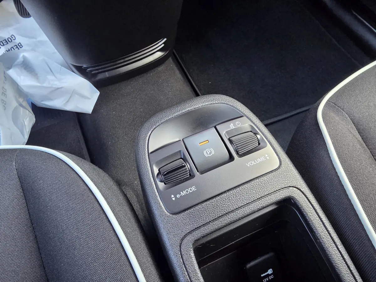 Urban 42 kWh | Pack Style | Pack Comfort | Camera | Stoelverwarming | Cruise control | Lane Assist | Apple Carplay/Android Auto