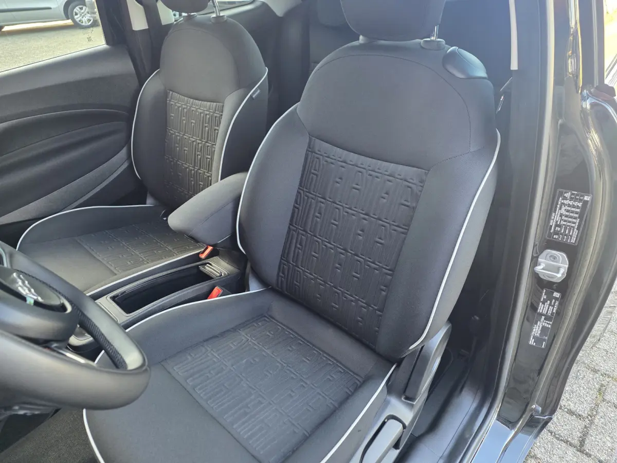 Urban 42 kWh | Pack Style | Pack Comfort | Camera | Stoelverwarming | Cruise control | Lane Assist | Apple Carplay/Android Auto