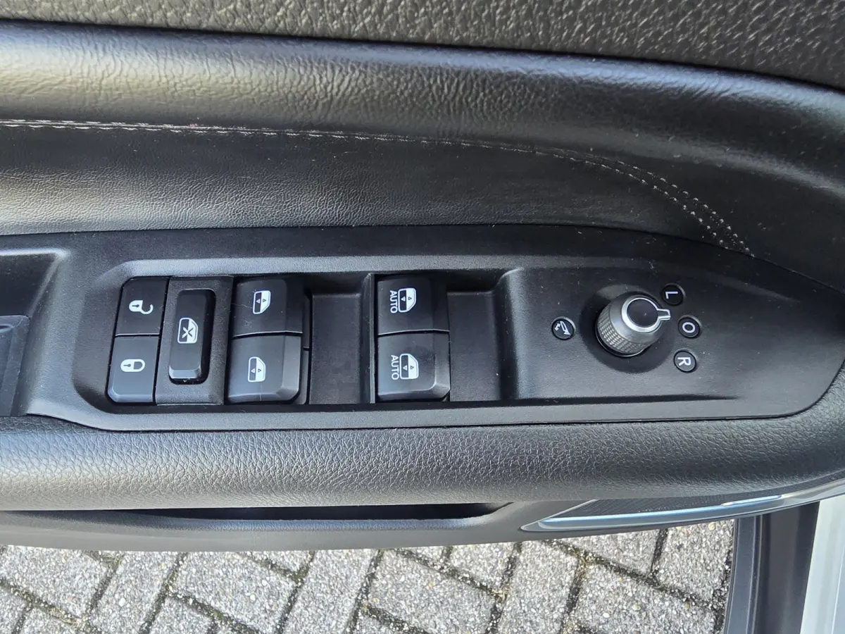 4xe 240 Plug-in Hybrid Trailhawk | Trekhaak 1250KG | Alpine Audio | Winterpakket