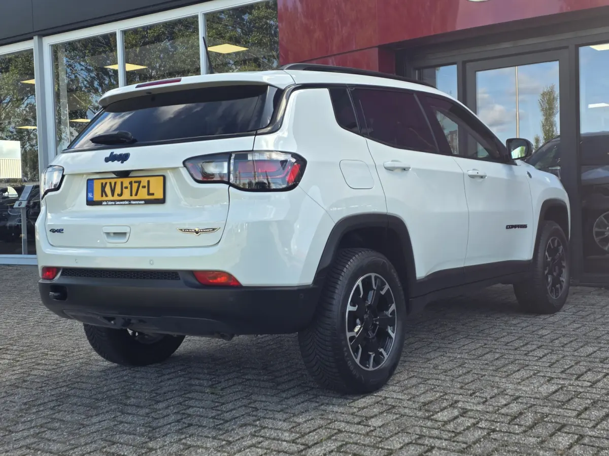 4xe 240 Plug-in Hybrid Trailhawk | Trekhaak 1250KG | Alpine Audio | Winterpakket