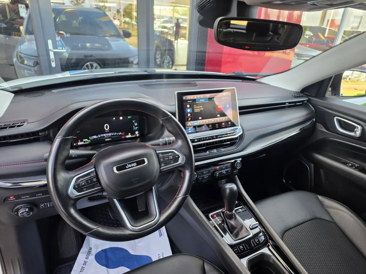 4xe 240 Plug-in Hybrid Trailhawk | Trekhaak 1250KG | Alpine Audio | Winterpakket