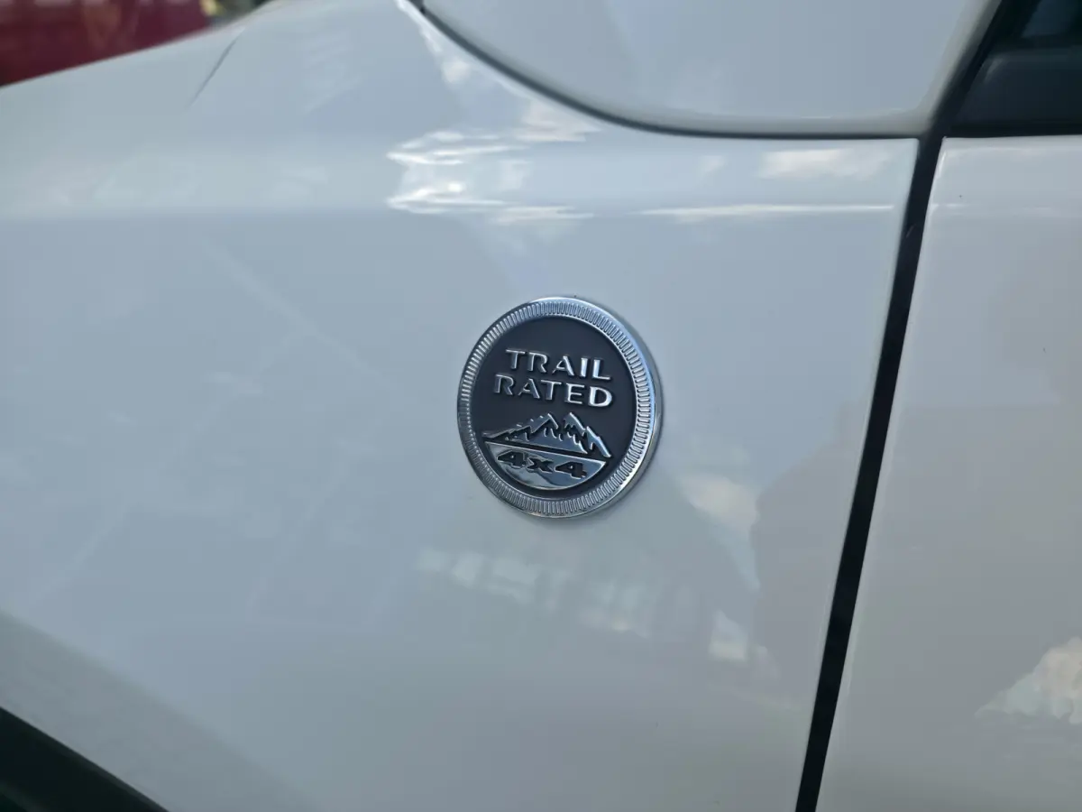 4xe 240 Plug-in Hybrid Trailhawk | Trekhaak 1250KG | Alpine Audio | Winterpakket